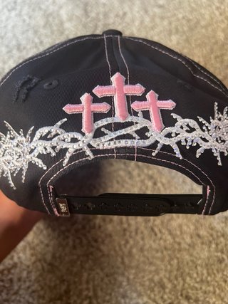 Gorra Rude Awakenings SnapBack Negra y Rosa