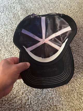Gorra Rude Awakenings SnapBack Negra y Rosa