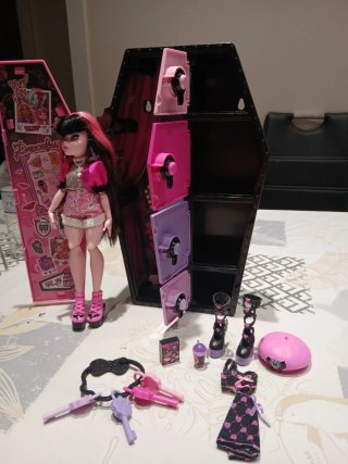 Monster High Draculaura Armario Ataúd
