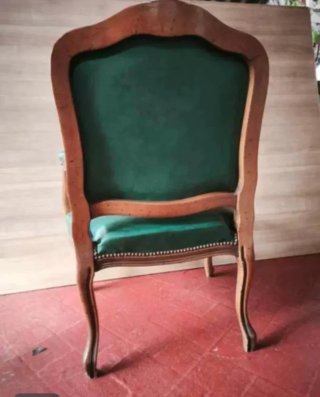 Butaca antigua Luis XV cuero y madera