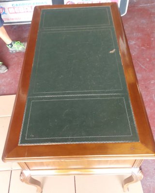 Escritorio inglés madera y piel