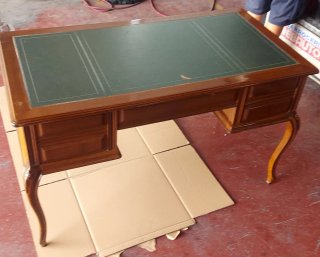 Escritorio inglés madera y piel