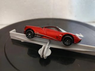 hot wheels pagani huyara