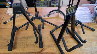 SOPORTES / PEANAS PARA INSTRUMENTOS MUSICALES