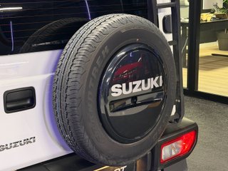 Suzuki Jimny 1.5 PRO 5MT
