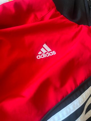 Chaqueta Adidas Vintage 00s Roja y Negra
