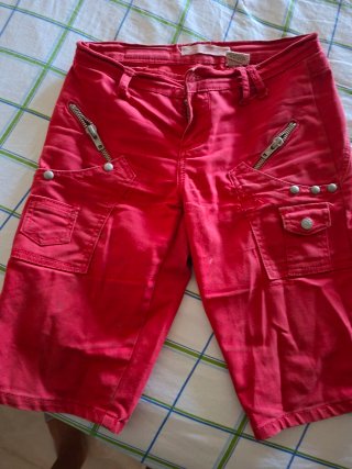Bermudas rojas