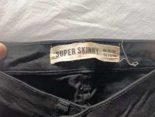 Pantalón Super Skinny Negro Talla XS