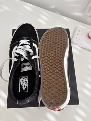Zapatillas Vans Old Skool Negras y Blancas