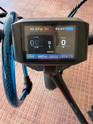Bici elettrica con display e lucchetto
