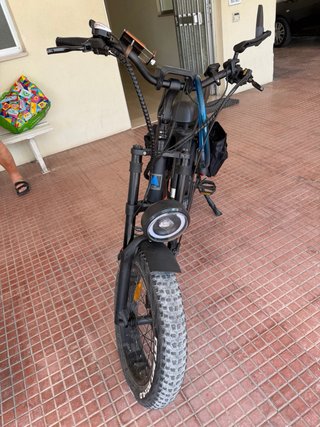 Bici elettrica con display e lucchetto