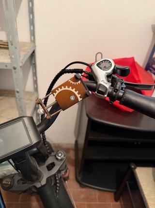 Bici elettrica con display e lucchetto