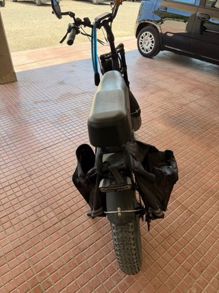 Bici elettrica con display e lucchetto