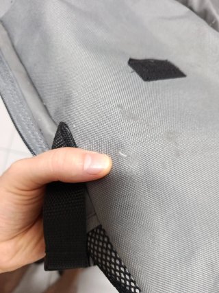 Mochila porta skate gris