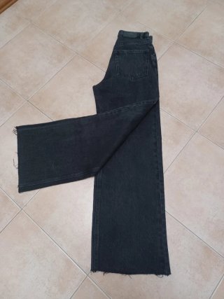 Jeans neri a vita alta