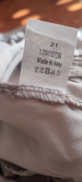 Pantalón fino ancho beige