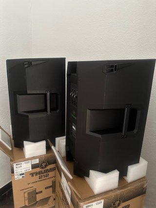 3 altavoces activos (dos Mackie y un LD)