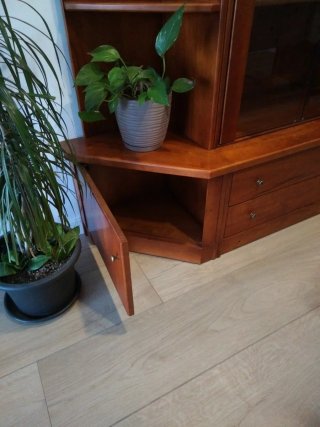 Mueble vitrina de comedor madera y cristal