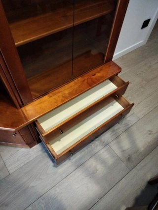 Mueble vitrina de comedor madera y cristal