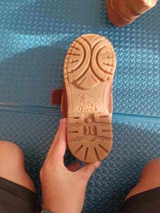 Zapatos Escolares Marrones