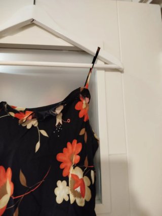 Vestido negro estampado floral