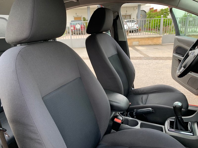 Ford Focus 1.6 TDCi Ghia 4p 2005, foto 7