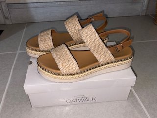 Sandalias