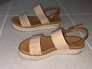 Sandalias