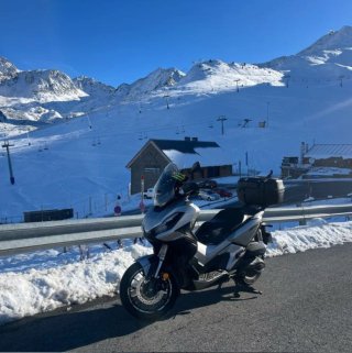 Honda ADV 350 Plata