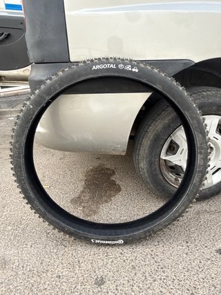 Cubiertas Enduro Continental solo con 2 salidas.