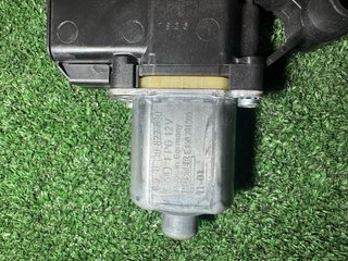 Motor elevalunas derecho VW Polo 6R