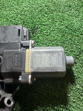 Motor elevalunas derecho VW Polo 6R