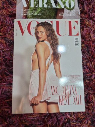 Lote 2 revistas Vogue