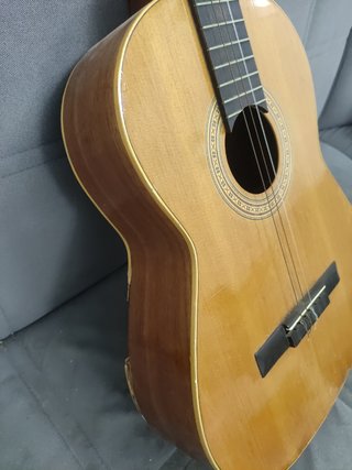 Guitarra Admira Sevilla para reparar