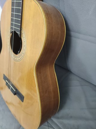Guitarra Admira Sevilla para reparar