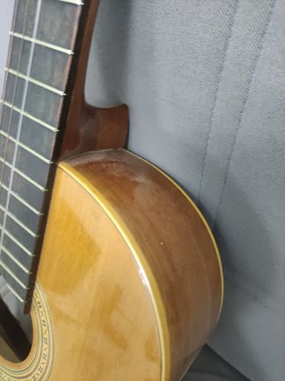 Guitarra Admira Sevilla para reparar
