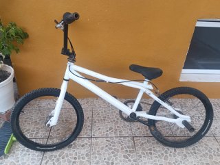 Bicicleta BMX Blanca ,rebajada