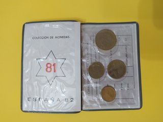 LOTE 3 CARTERAS MUNDIALES 1980 *80*81*82