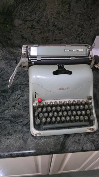 Máquina de escribir Olivetti Lexicon 80