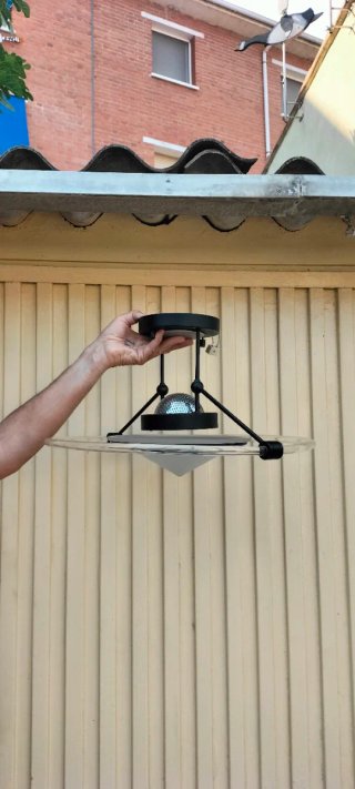 Lámpara de techo infantil azul y amarilla
