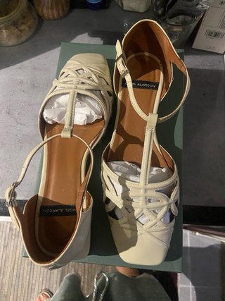 Sandalias cangrejeras Ángel Alarcón beige