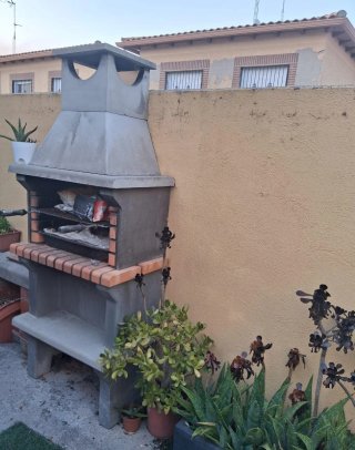 Barbacoa de obra de ladrillo y cemento