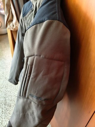 Chaqueta moto con protecciones