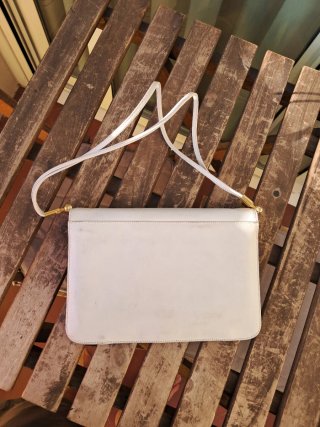 Bolso blanco de piel