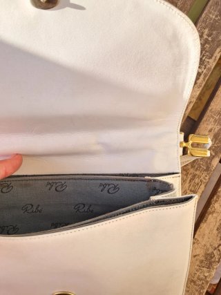 Bolso blanco de piel