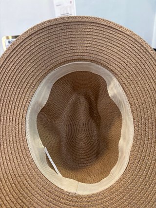 Sombrero de paja con cinta negra