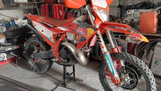 KTM 300 Edición Champion 2025
