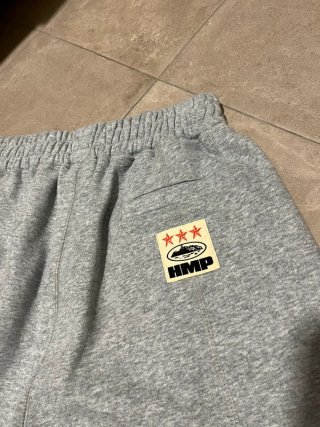 pantalón chándal corto gris