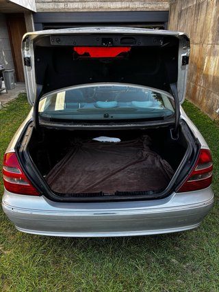Mercedes-Benz E 220 CDI 2005