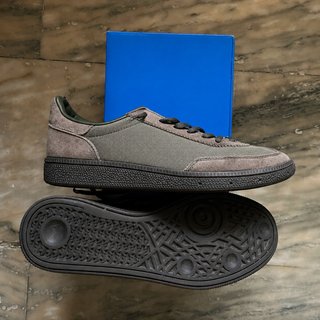Zapatillas grises y verdes genericas  Talla 41.5